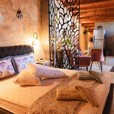 Attic In Alykes Dhimini